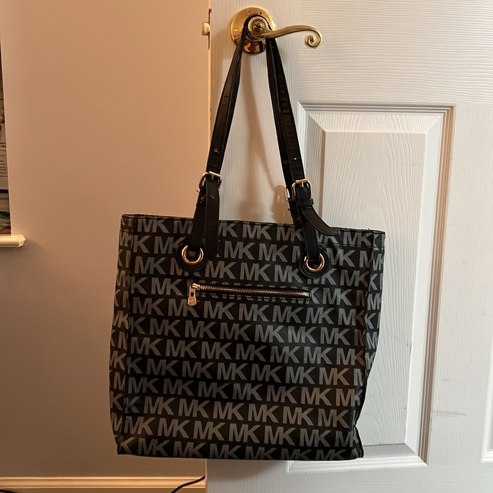 Michael Kors Black Tote Bag - Picture 2 of 4